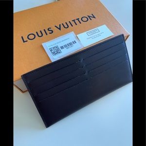 💯 authentic Louis Vuitton